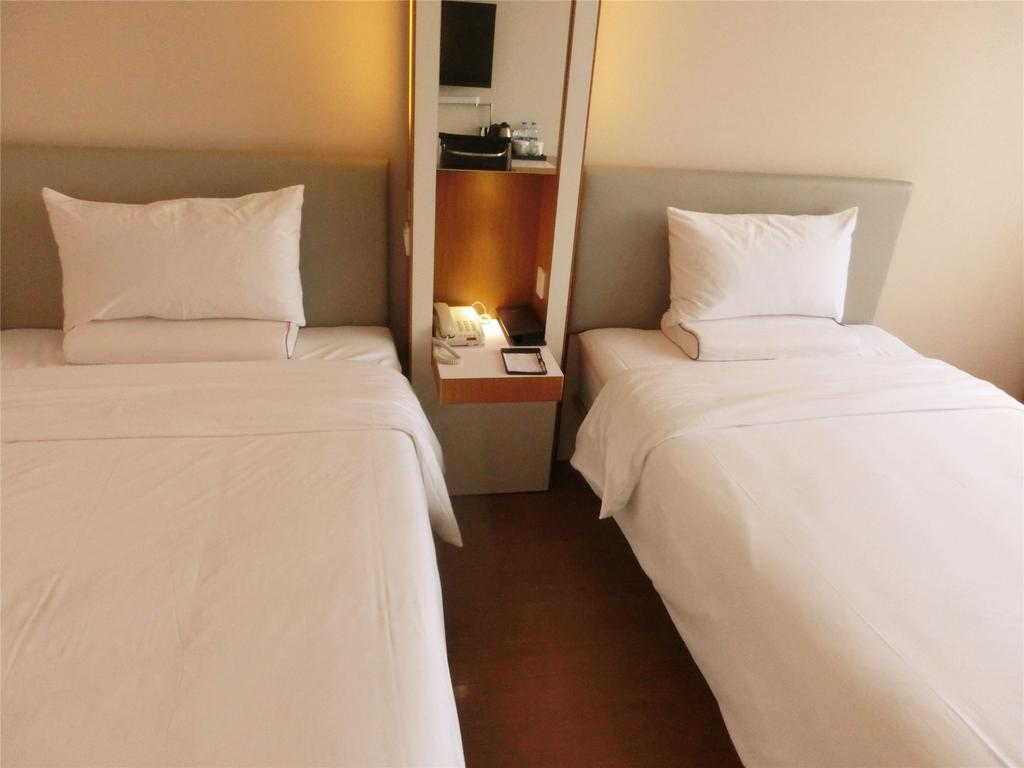 Ji Hotel Guangzhou Zhujiang New Town Room photo